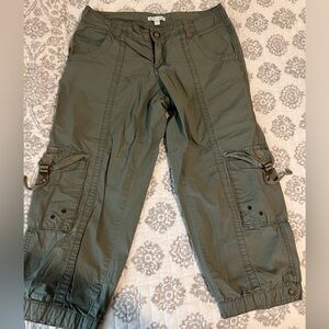 Capri cargo pants